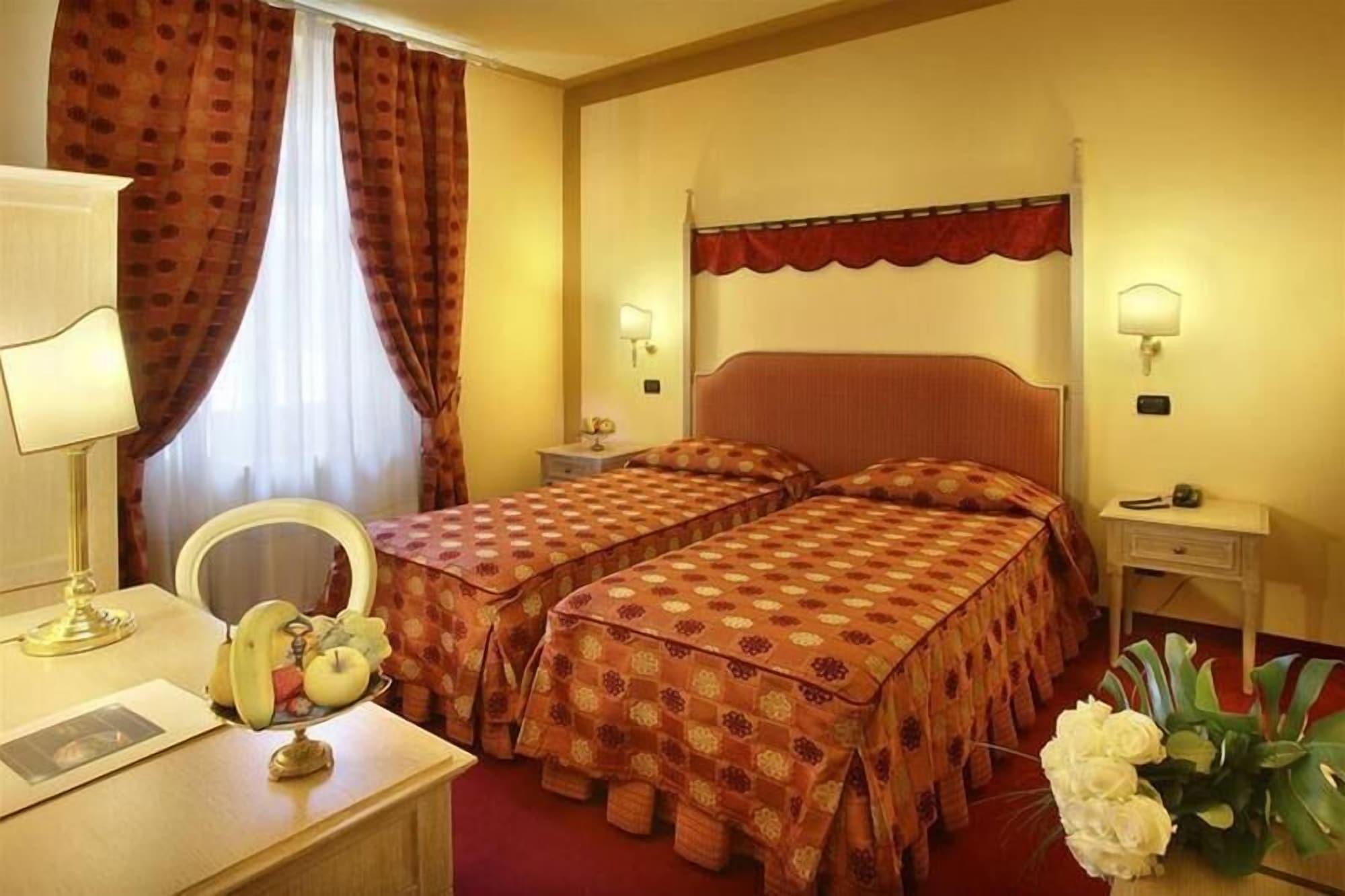 Hotel Manzoni Wellness&Spa Монтекатіні-Терме Екстер'єр фото